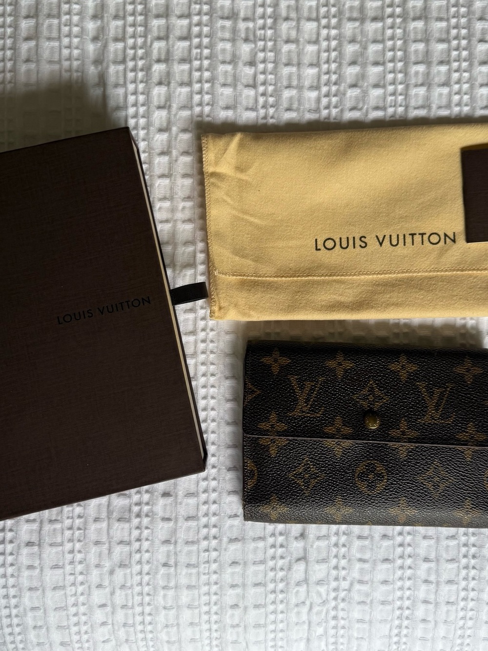 Large Louis Vuitton Wallet - Picture 2 of 14